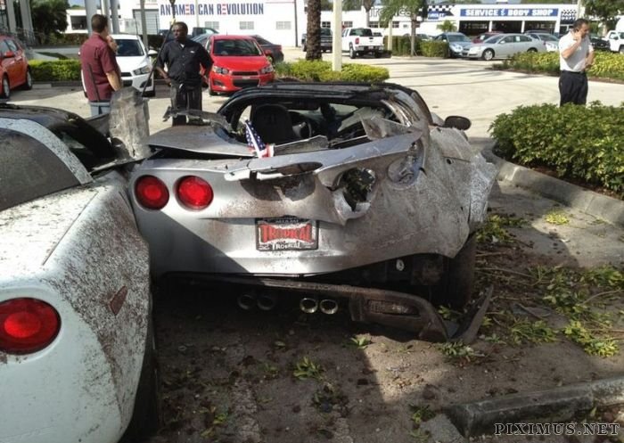 Crashed Chevrolet Corvettes 