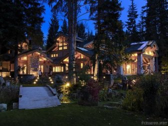 Luxury Ski Lodge in Canada  