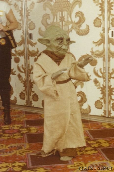 Photos From A 1980's Sci Fi Convention 