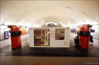 Unique Apartment inside Paris Metro  