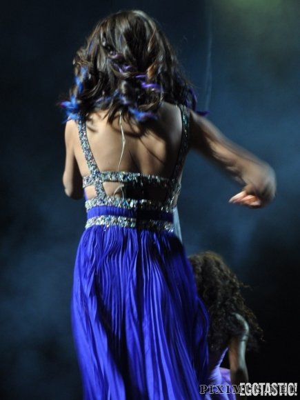 Selena Gomez En Fuego En Azul En Puerto Rico Concert Over Weekend