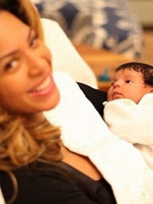 The First Photos of Beyonce and Jay Z Daughter Blue Ivy 
