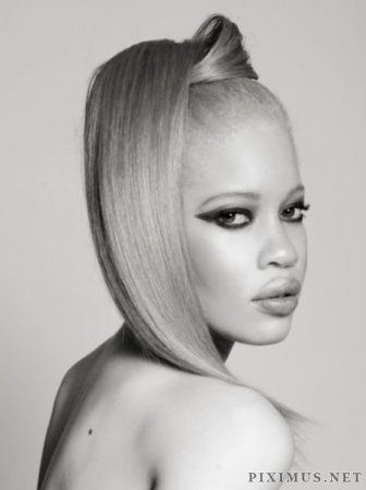 Diandra Forrest – Afro-American Albino Model 