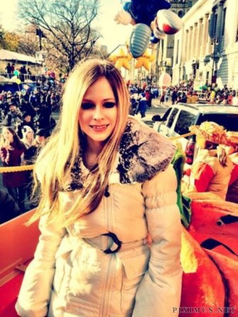 Avril Lavigne Twitpics 