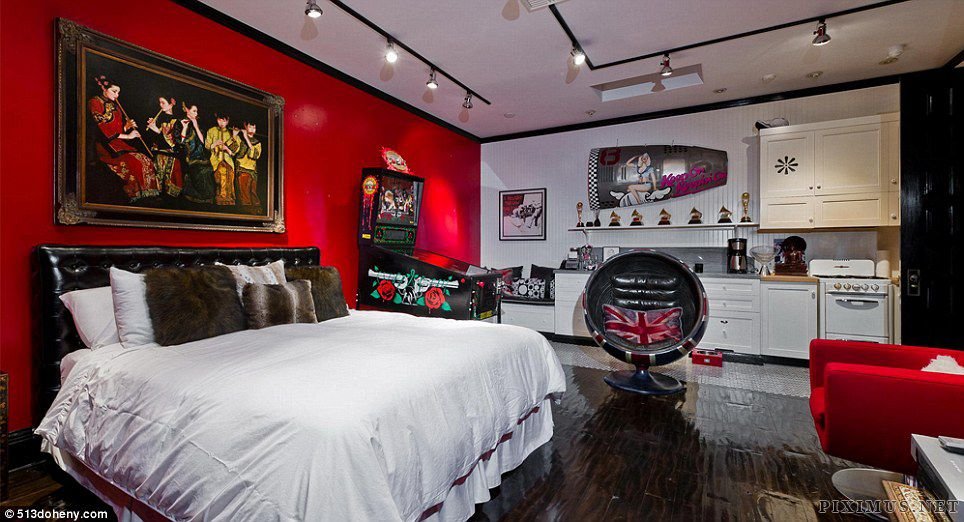 Christina Aguilera’s $13.5M Home  
