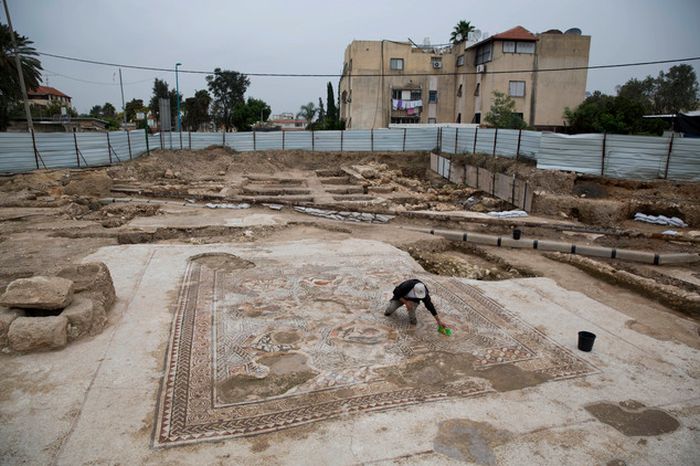 Archaeologists Discover An Incredible Mosaic In Israel