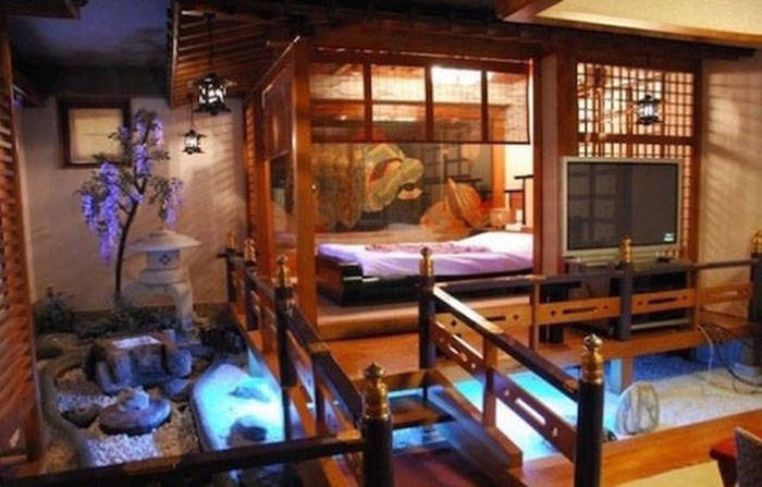 Japanese Fetish Rooms That You Can Rent By The Hour