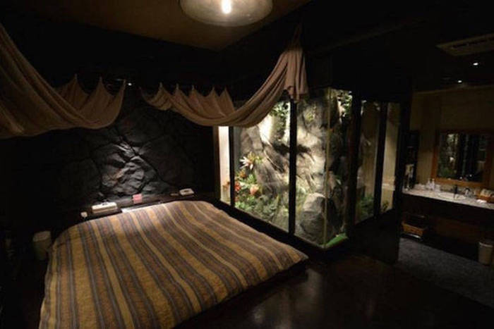 Japanese Fetish Rooms That You Can Rent By The Hour