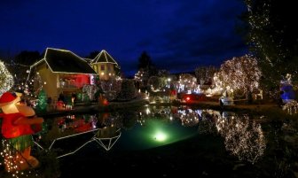 This Is What Over Half A Million Christmas Lights Look Like