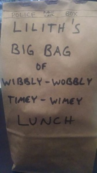 Awesome Mom Leaves Epic Messages On Her Daughter's Lunch Bag