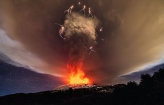 Mount Etna Shoots Lava 1KM Up During Massive Eruption