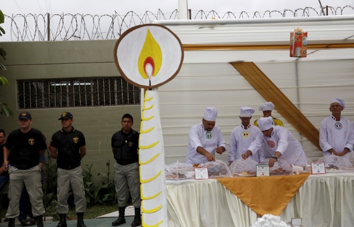 Inmates Celebrate Christmas In A Peruvian Prison