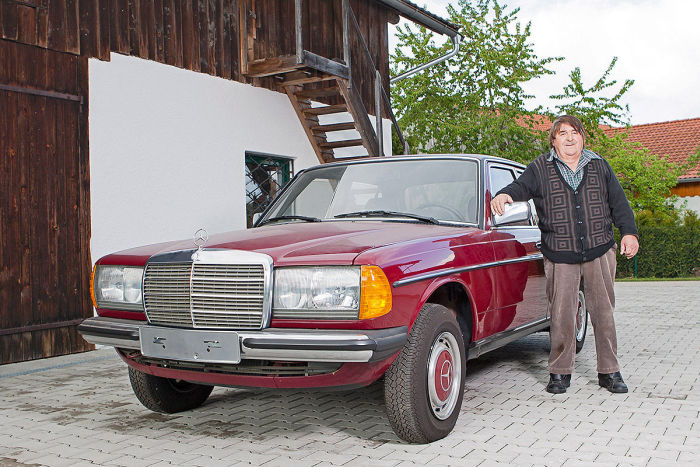 This 30 Year Old Mercedes-Benz Is In Near Perfect Condition