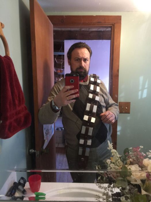 Fan Builds His Own Lifelike Chewbacca Costume From Star Wars