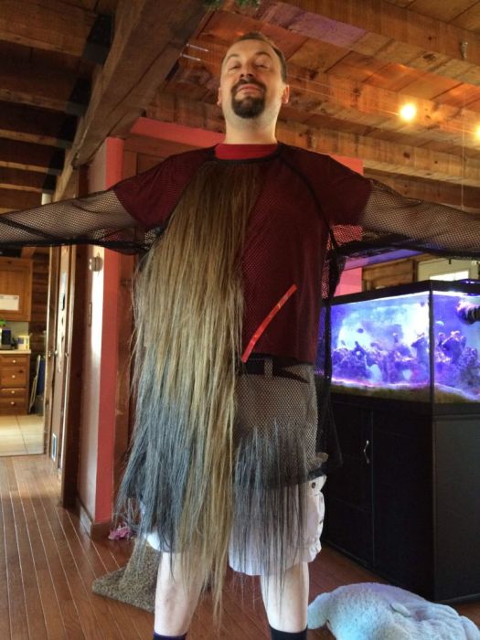 Fan Builds His Own Lifelike Chewbacca Costume From Star Wars