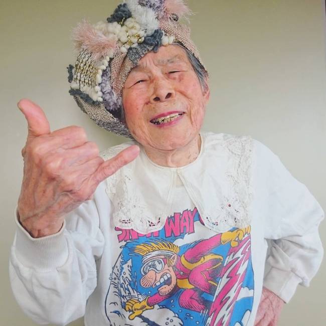 93 Year Old Grandmother Dresses Up In Her Granddaughter’s Clothes