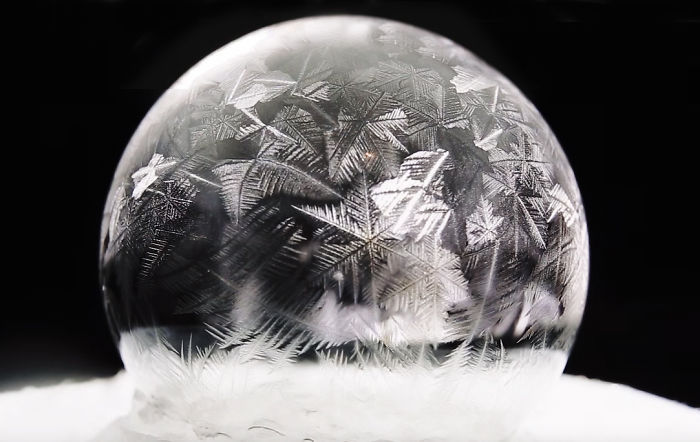 Photographer Captures Soap Bubbles Freezing In Warsaw, Poland