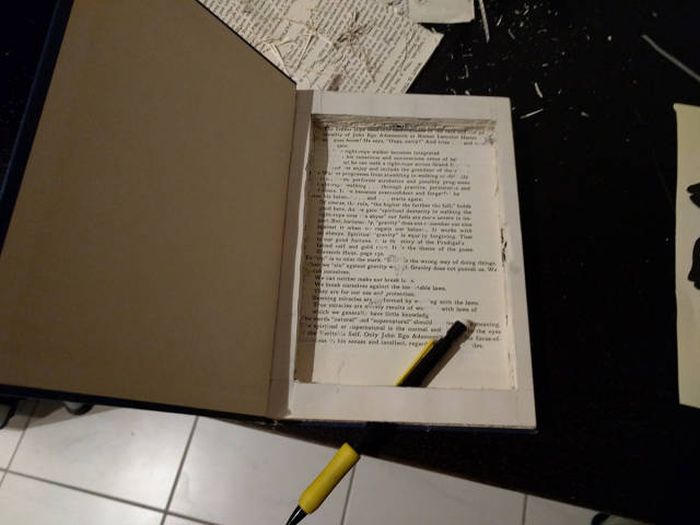 Guy Turns Old Book Into An Awesome Kindle Case
