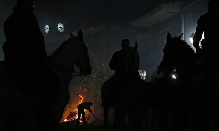 Las Luminarias: a Spanish Festival Of Fire And Horses