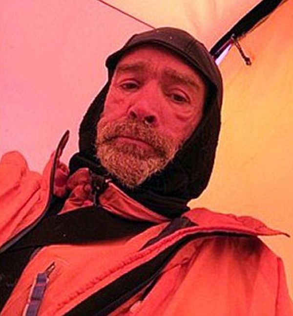 Man Takes Inspirational Selfies While Exploring Antarctica