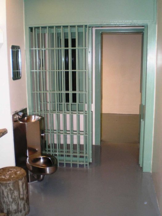 A Look Inside The Prison Cell Of El Chapo