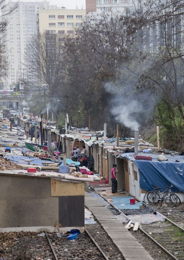 Gypsies Have Created A Village Built Out Of Rubbish In Paris