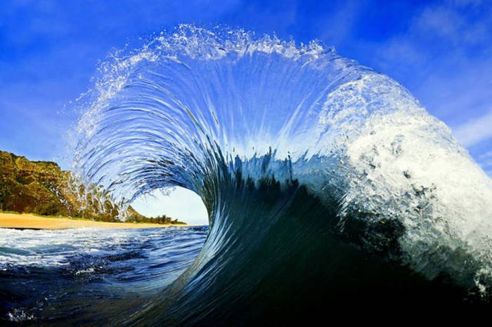 Breaking Waves Create The Most Beautiful Photos