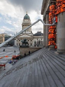 Berlin’s Konzerthaus Covered With 14,000 Refugee Life Jackets