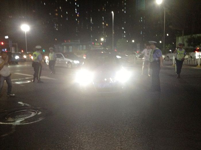 Chinese Police Found A Perfect Punishment For Drivers That Always Use High Beams