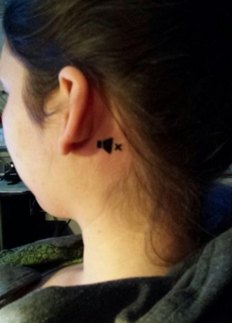 Girl Gets A Tattoo To Inform Strangers About Her Deaf Ear