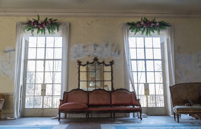 This Stunning Mansion Has Become Rundown Due To Years Of Neglect