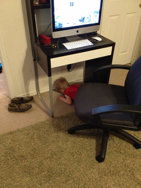 Kids That Totally Failed While Trying To Play Hide And Seek
