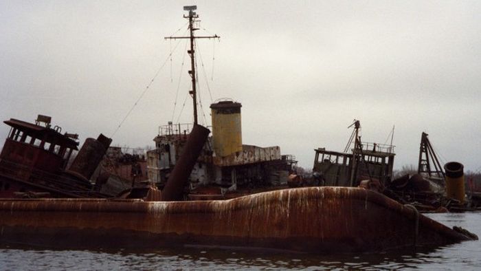 A New York City Harbor Has Become A Graveyard For Old Ships