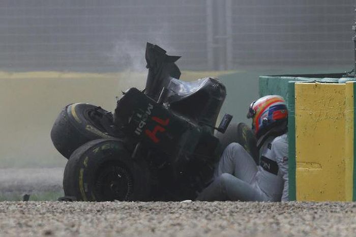 Fernando Alonso Amazingly Walked Away From A 200mph Crash With No Injuries