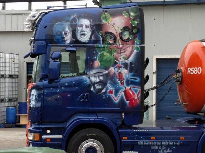 Airbrushed Truck Shows Off The Many Faces Of Robin Williams
