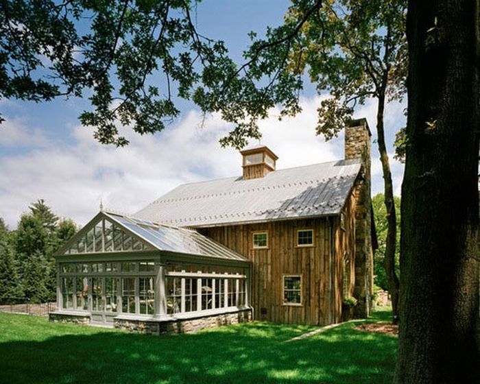 Old Barn From The 1800s Undergoes An Incredible Transformation
