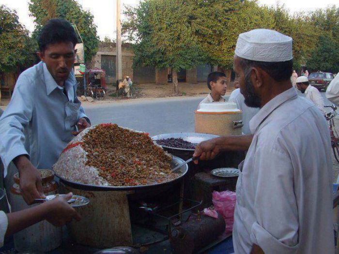 An Honest Look At Daily Life In Pakistan