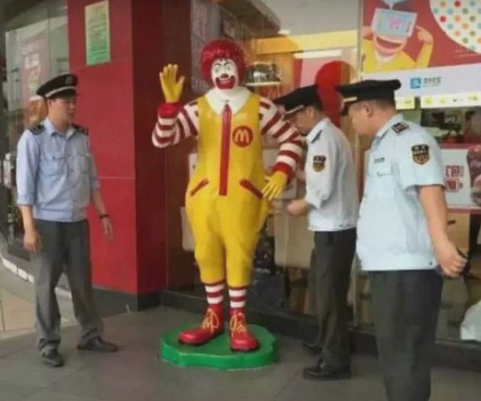 A Ronald McDonald Statue Has Been Arrested By Police In China