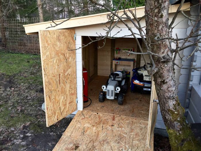 Caring And Creative Dad Builds A Mini Garage For His Son