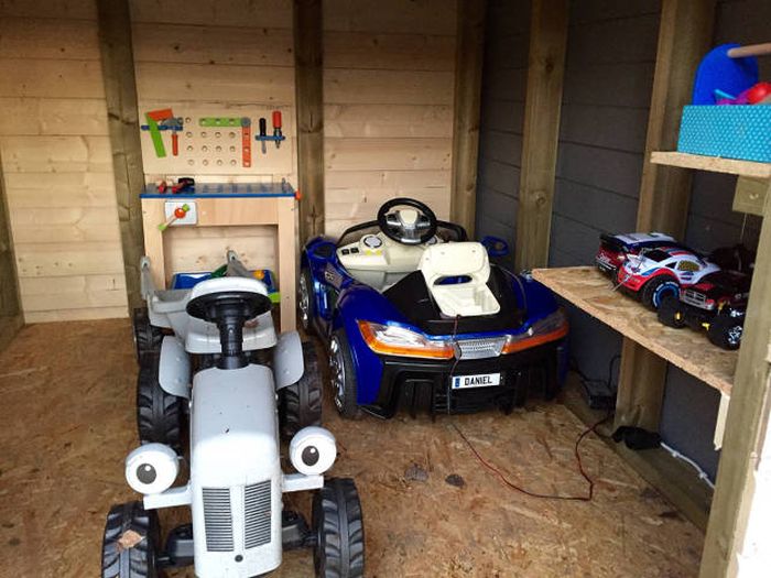 Caring And Creative Dad Builds A Mini Garage For His Son