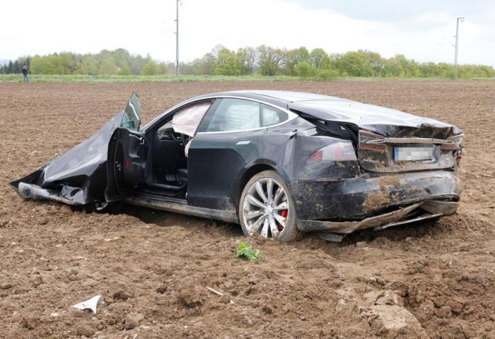 Tesla Model S Gets Destroyed On A Country Road