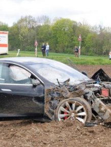 Tesla Model S Gets Destroyed On A Country Road