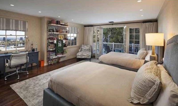 Miranda Kerr And Evan Spiegel Buy Huge Mansion In Brentwood, CA