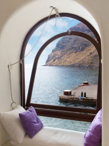 Escape To A Quiet Place With These Private Reading Nooks