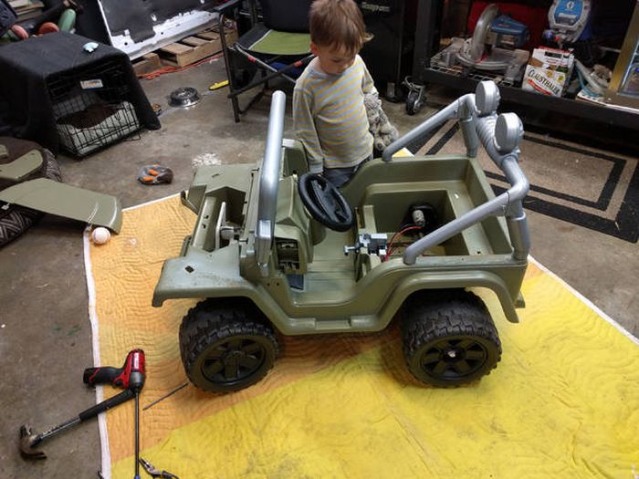 Dad Restores An Old Pink Power Wheels For His 3 Year Old