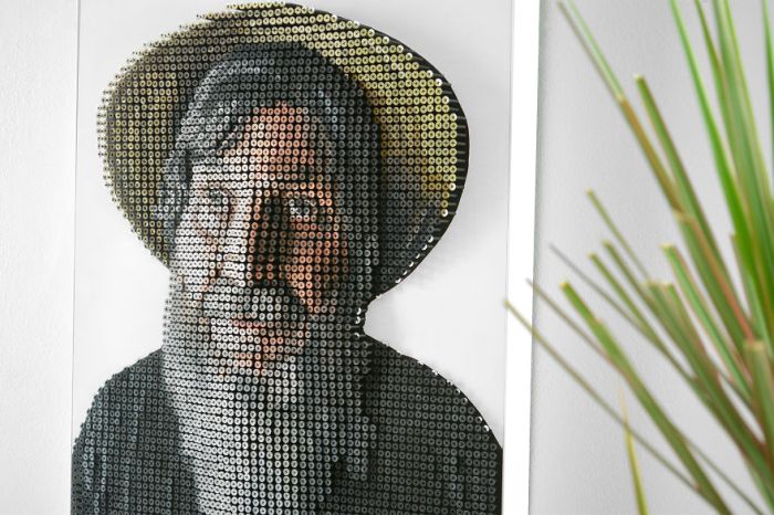 Blind Artist Sees His Face With His Hands Thanks To A 3D Screw Portrait