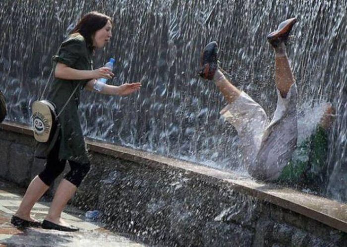 Perfectly Timed Pictures That Were Snapped Seconds Before A Disaster