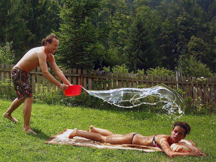 Perfectly Timed Pictures That Were Snapped Seconds Before A Disaster