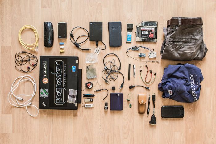 Here's What's Inside A Hacker’s Backpack
