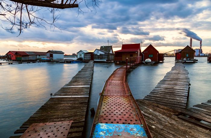 This Floating Village In Hungary Is A Little Slice Of Paradise